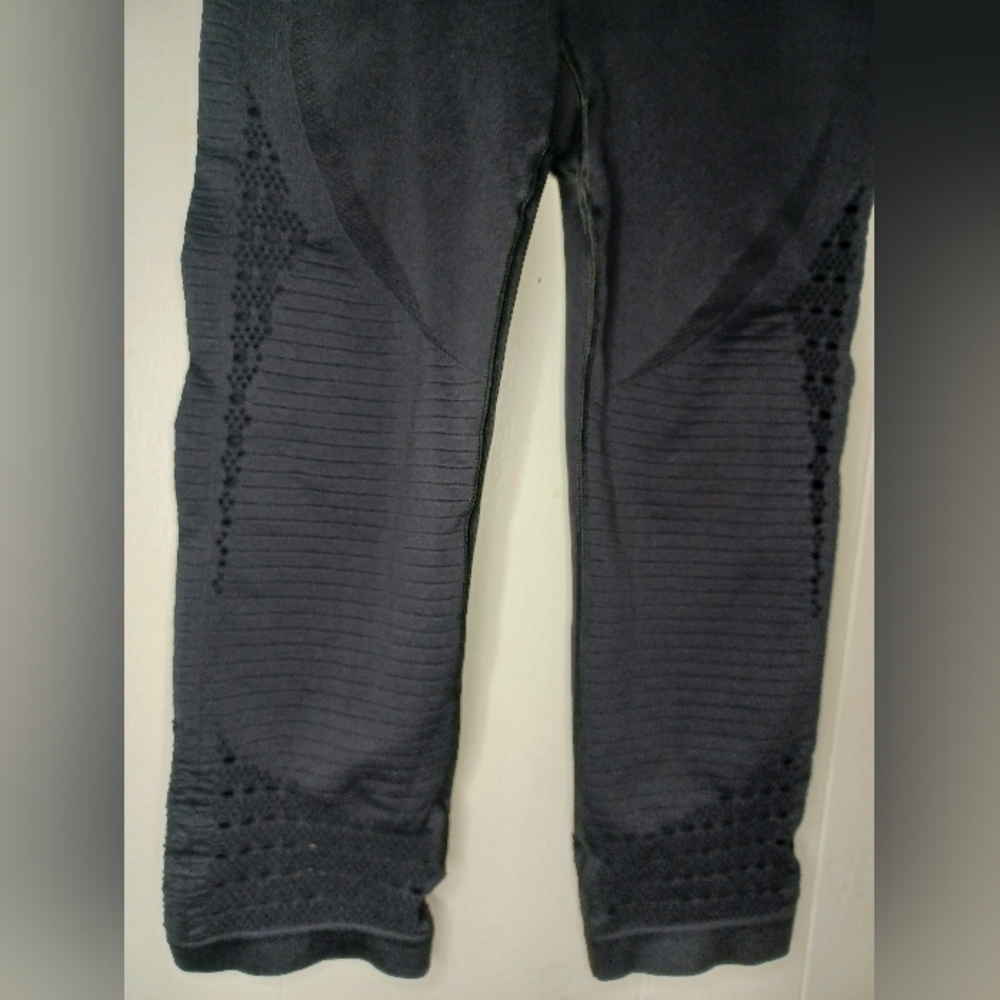 Gymshark Women's Charcoal Leggings - Picture 5 of 8